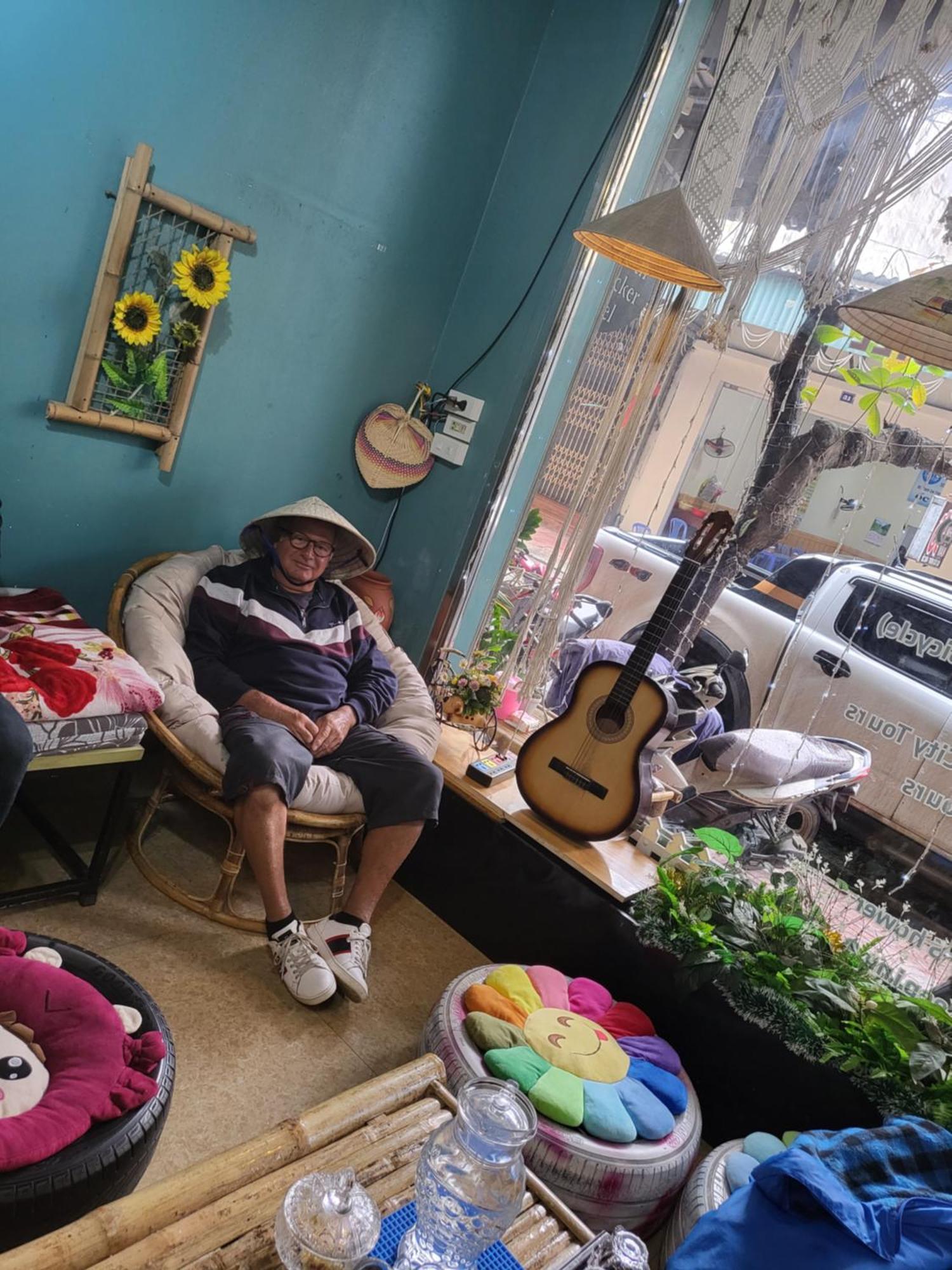 Golden Bell Backpacker Hostel 닌빈 외부 사진